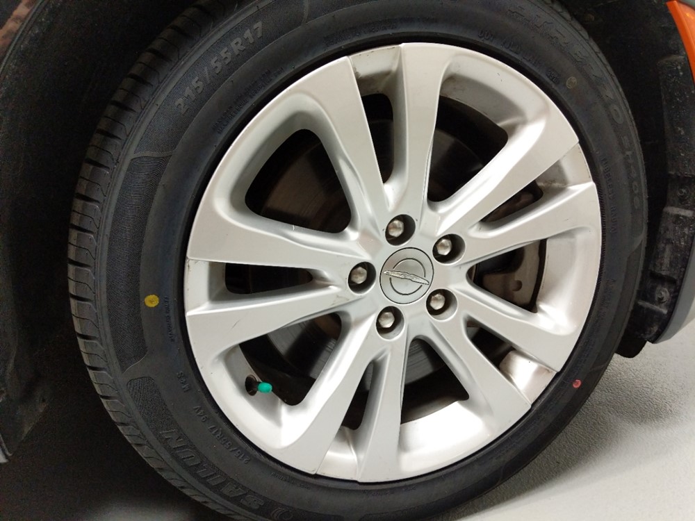 2016 Chrysler 200 - Wheel