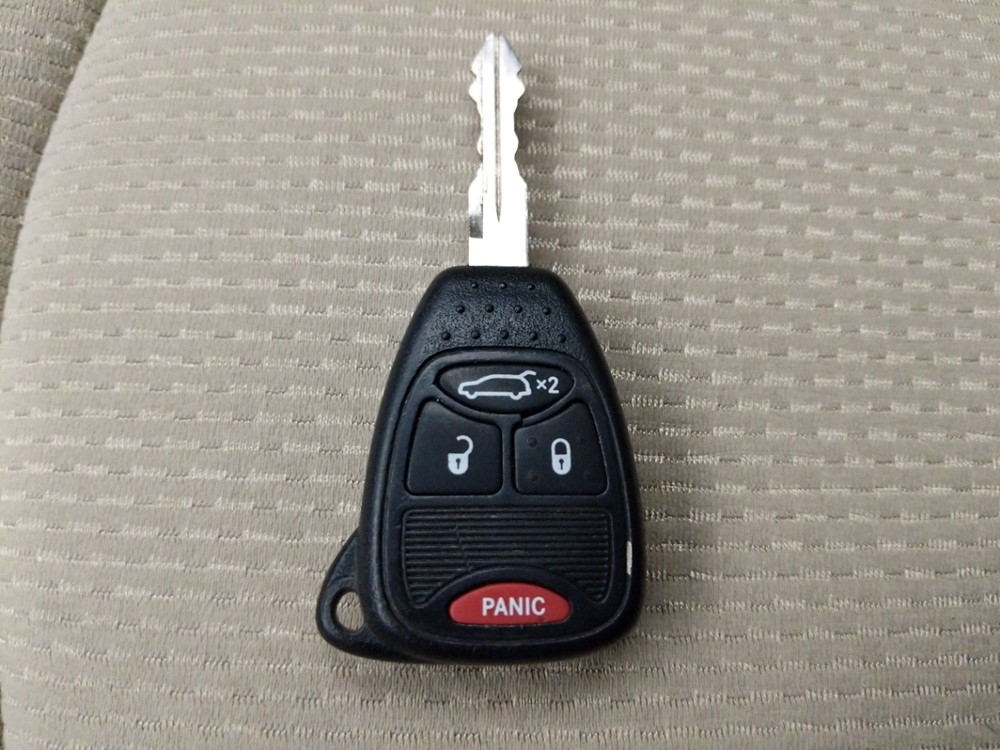 2014 Chrysler 200 - Keys