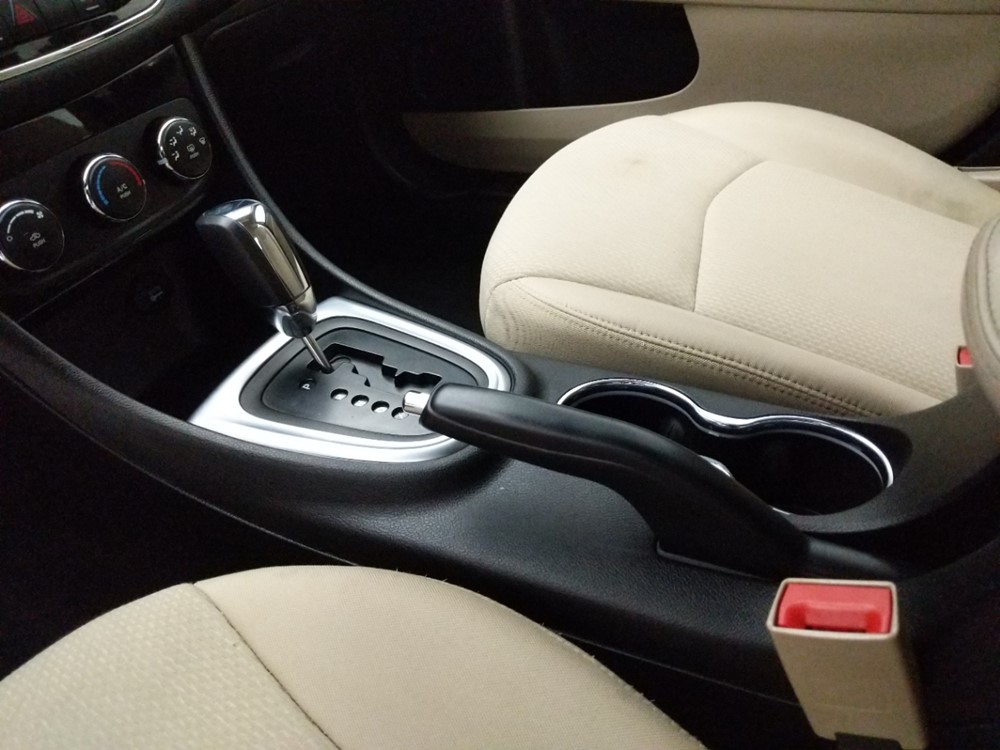2014 Chrysler 200 - Center Console/Cup Holders