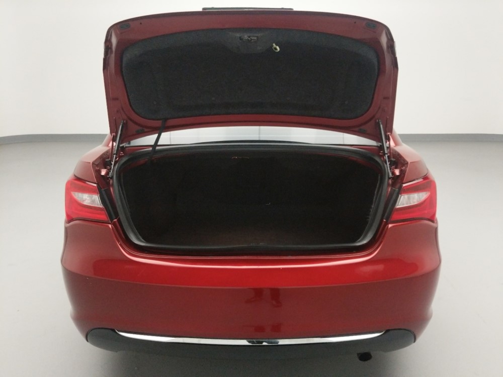 2013 Chrysler 200 - Trunk