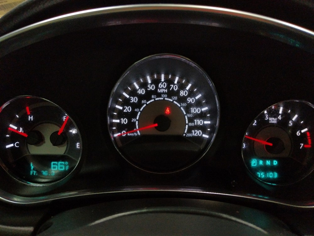 2013 Chrysler 200 - Odometer Close Up