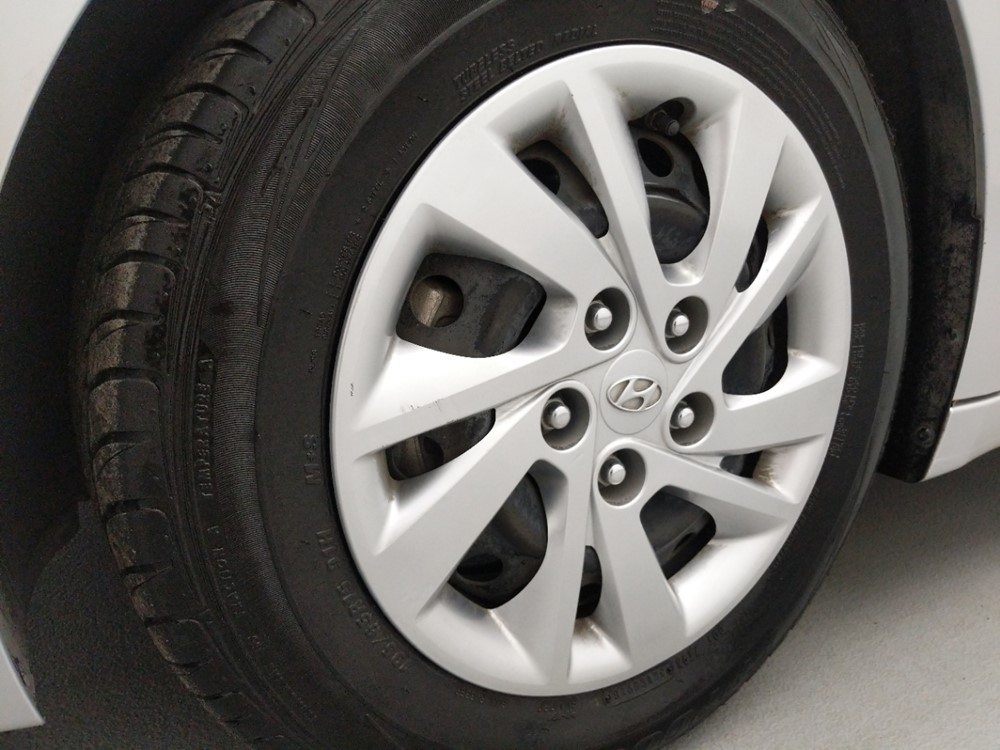 2017 Hyundai Elantra - Wheel