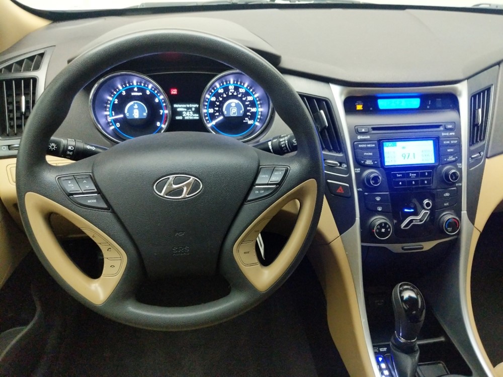 2013 Hyundai Sonata - Driver Dash