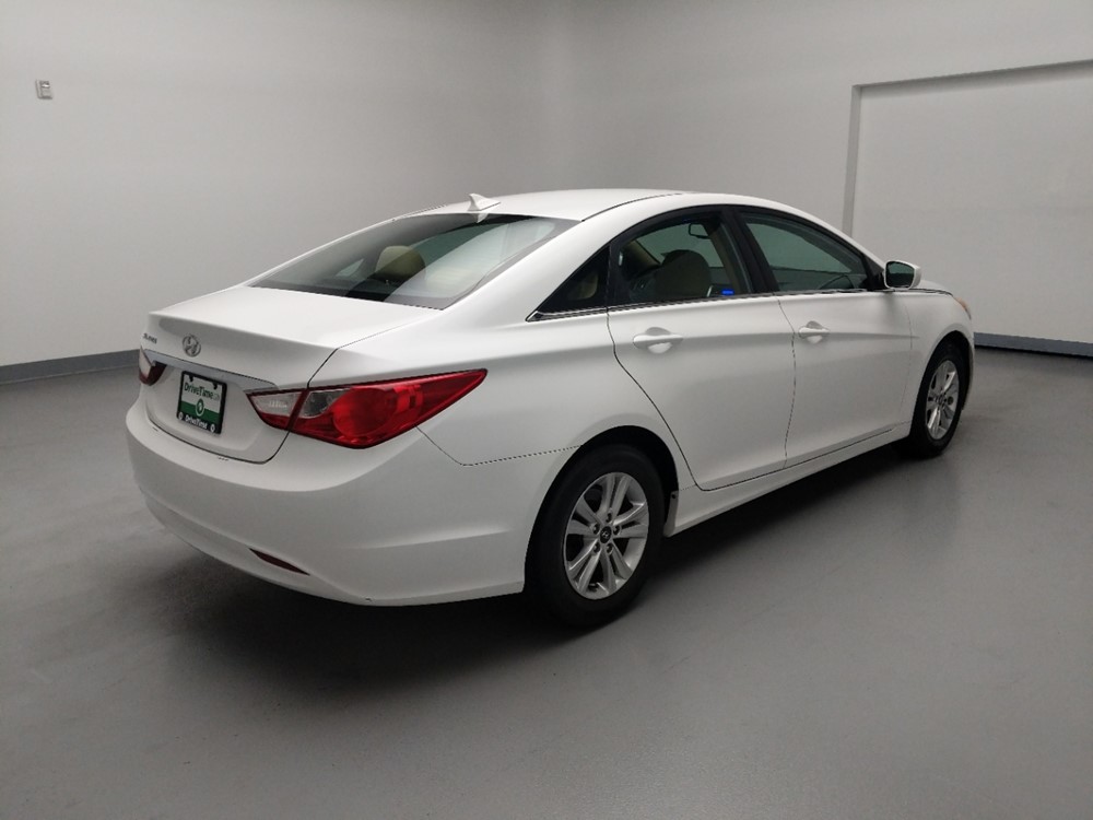 2013 Hyundai Sonata - Passenger Rear Bumper