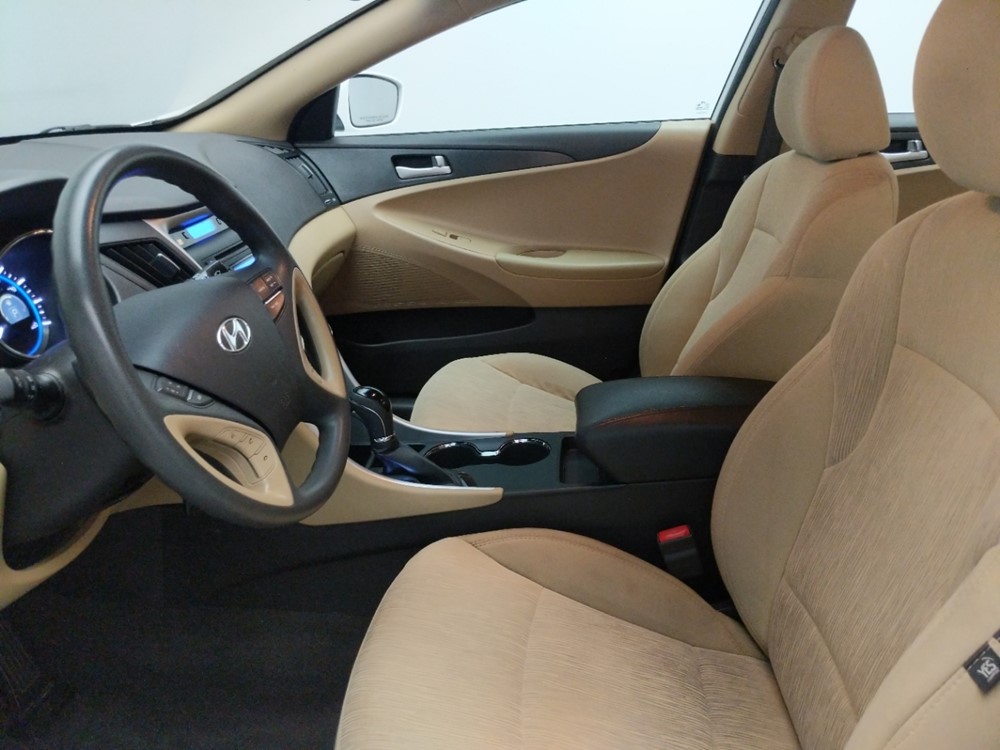 2013 Hyundai Sonata - Driver Front Seat