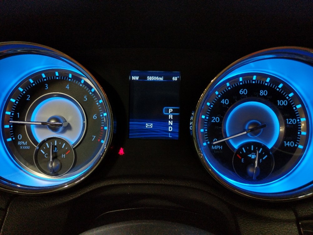 2013 Chrysler 300 - Odometer Close Up