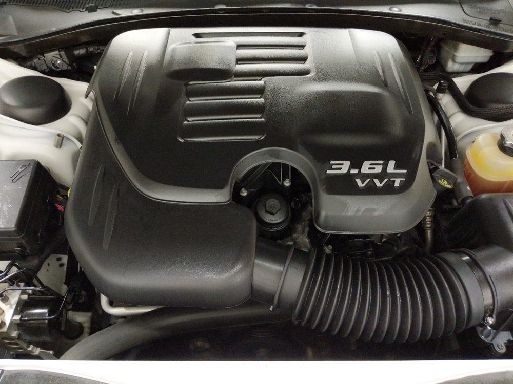 2013 Chrysler 300 - Engine