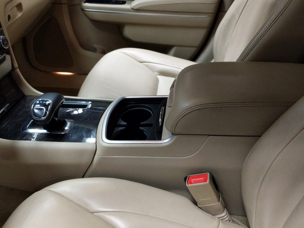 2013 Chrysler 300 - Center Console/Cup Holders