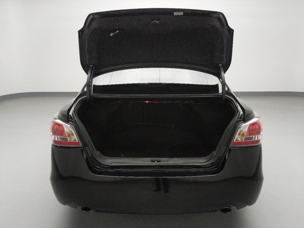 2015 Nissan Altima - Trunk