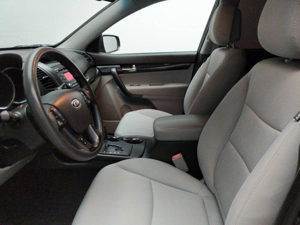 2013 Kia Sorento - Driver Front Seat
