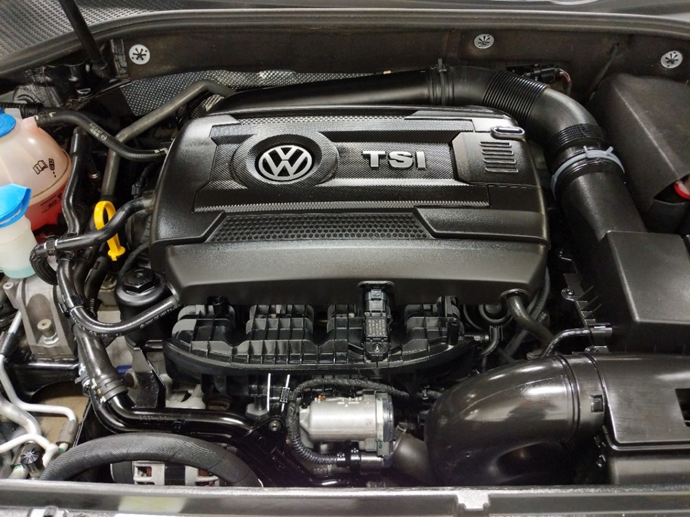 2015 Volkswagen Passat - Engine