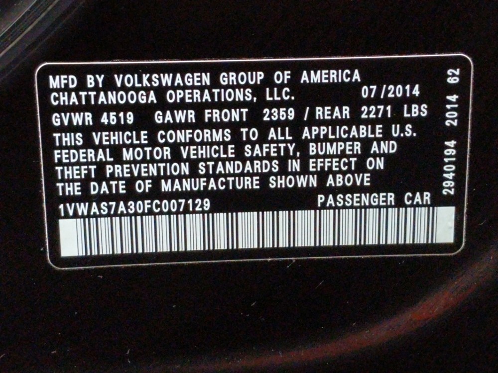 2015 Volkswagen Passat - VIN Plate