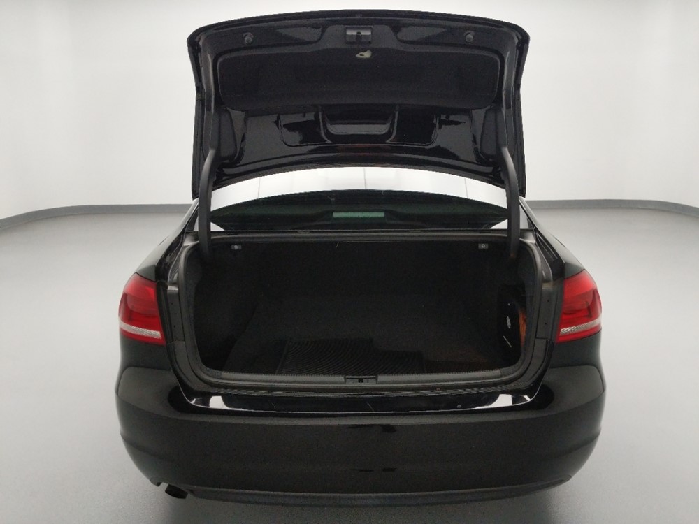 2015 Volkswagen Passat - Trunk