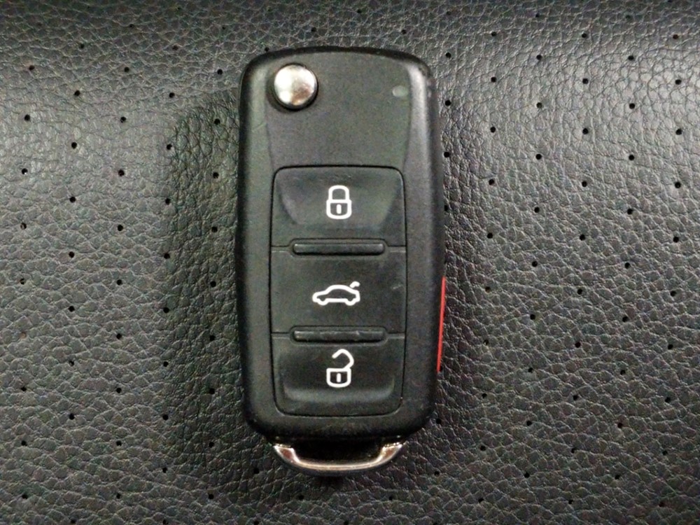 2015 Volkswagen Passat - Keys