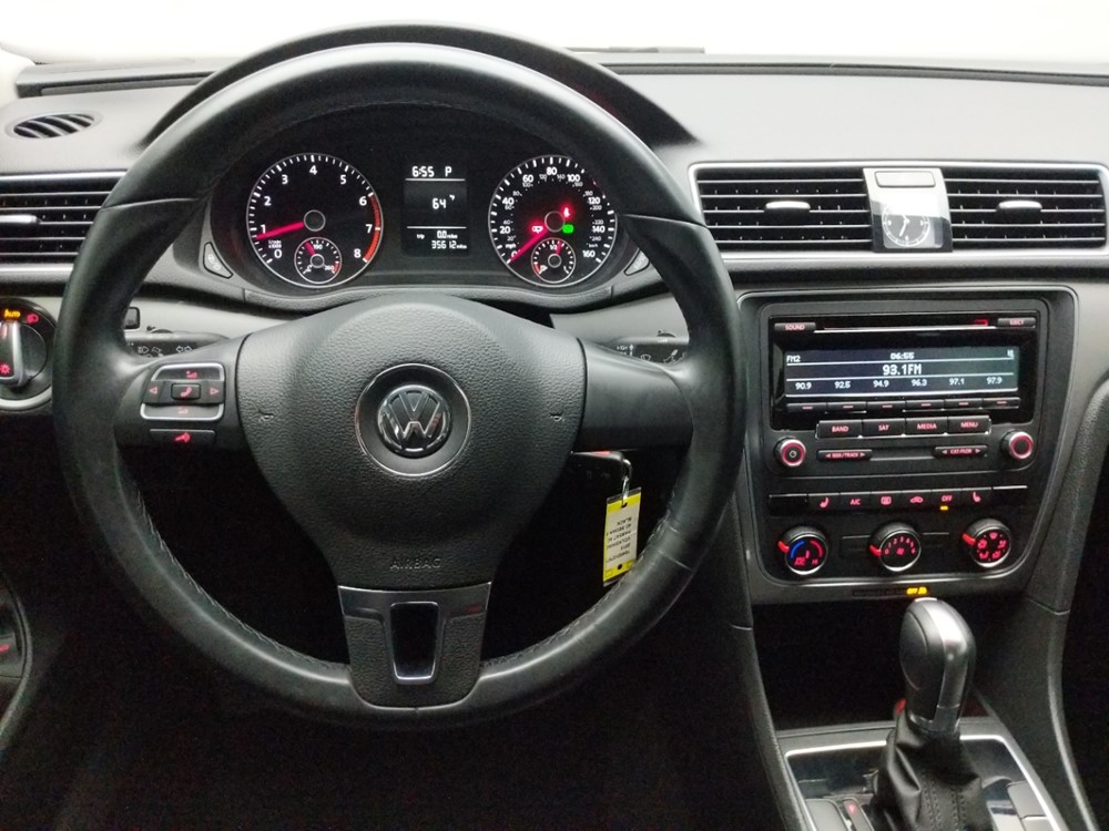 2015 Volkswagen Passat - Driver Dash