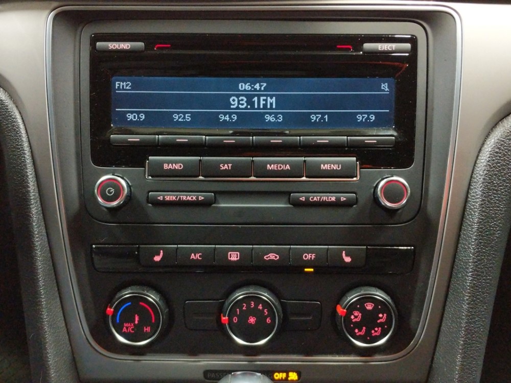 2015 Volkswagen Passat - Stereo Package
