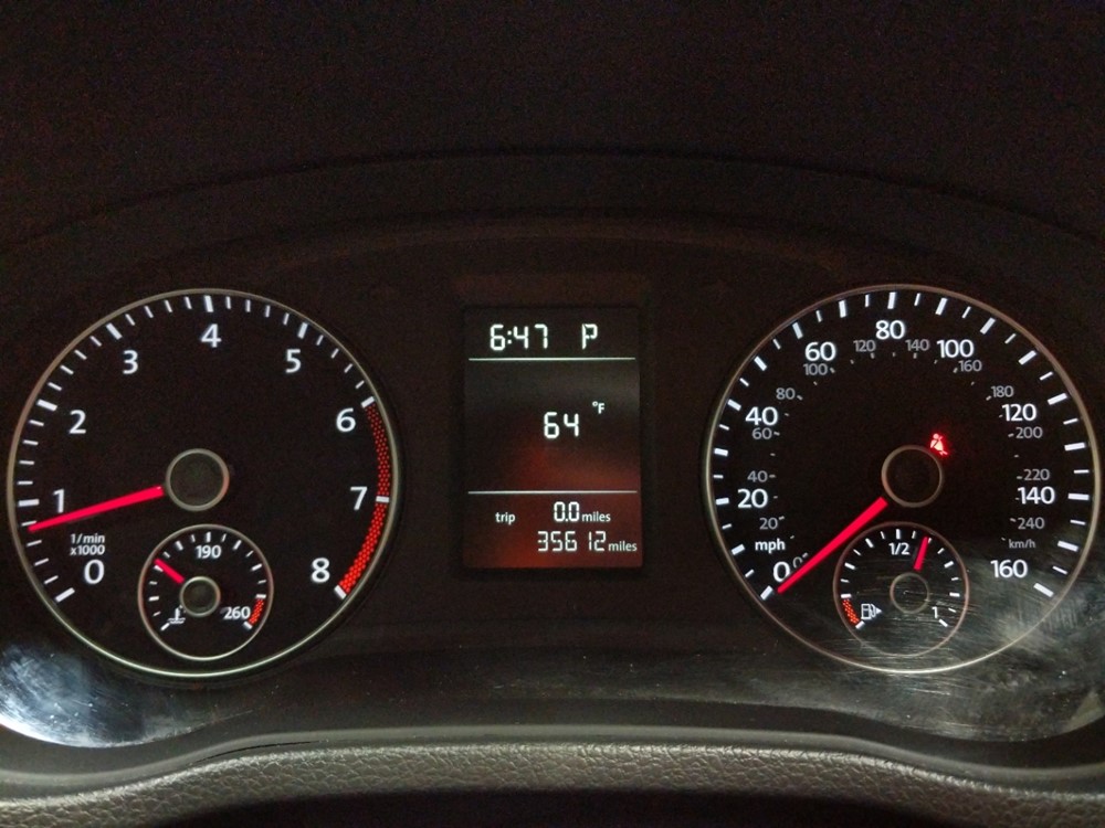 2015 Volkswagen Passat - Odometer Close Up