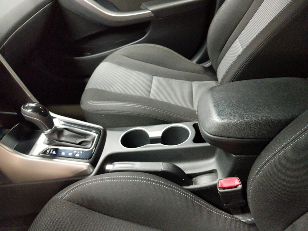 2017 Hyundai Elantra - Center Console/Cup Holders