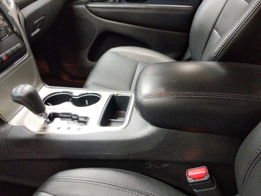 2011 Jeep Grand Cherokee - Center Console/Cup Holders