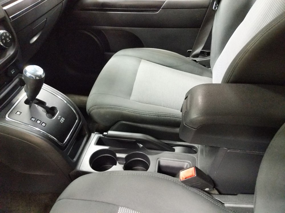 2015 Jeep Patriot - Center Console/Cup Holders