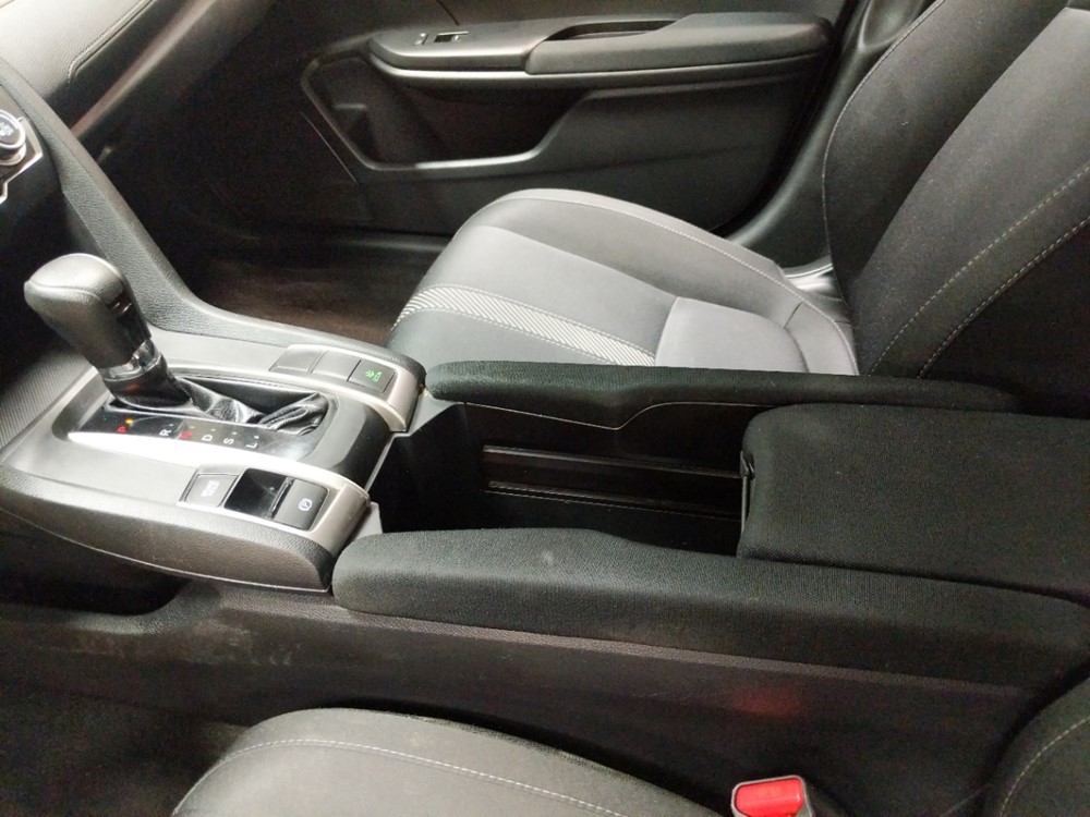 2017 Honda Civic - Center Console/Cup Holders
