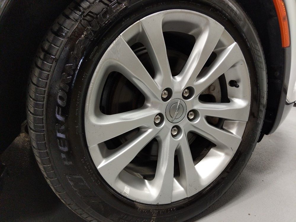2016 Chrysler 200 - Wheel