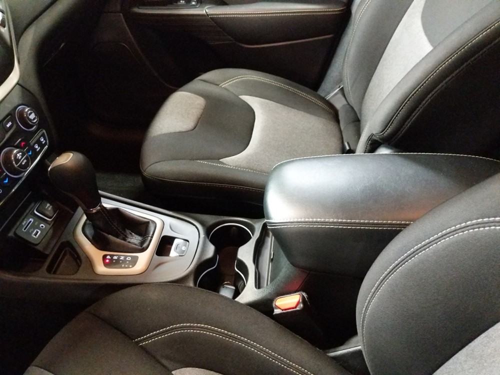 2014 Jeep Cherokee - Center Console/Cup Holders