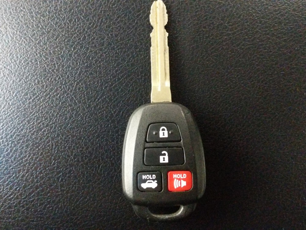 2014 Toyota Camry - Keys