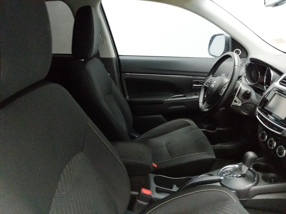 2015 Mitsubishi Outlander - Passenger Front Seat