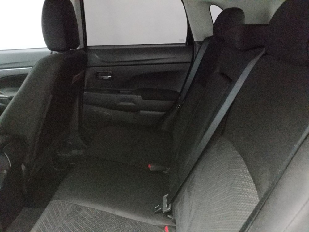 2015 Mitsubishi Outlander - Driver Rear Seat