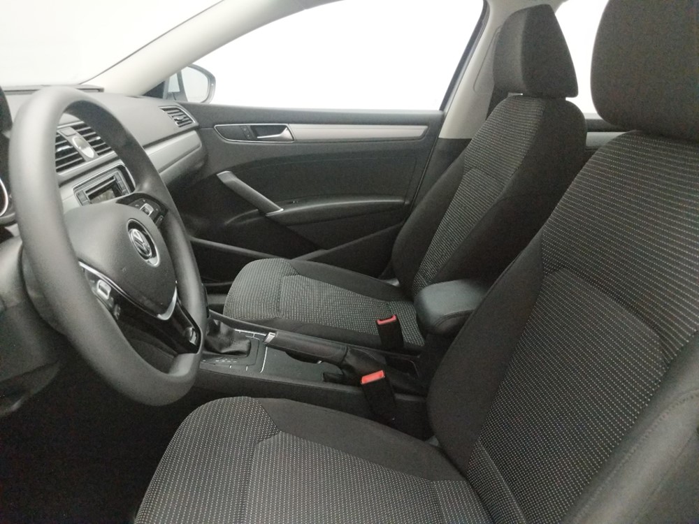 2017 Volkswagen Passat - Driver Front Seat