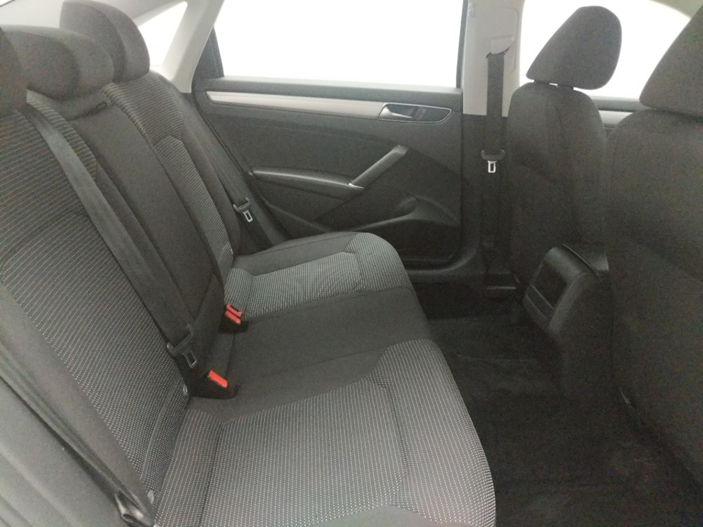 2017 Volkswagen Passat - Passenger Rear Seat