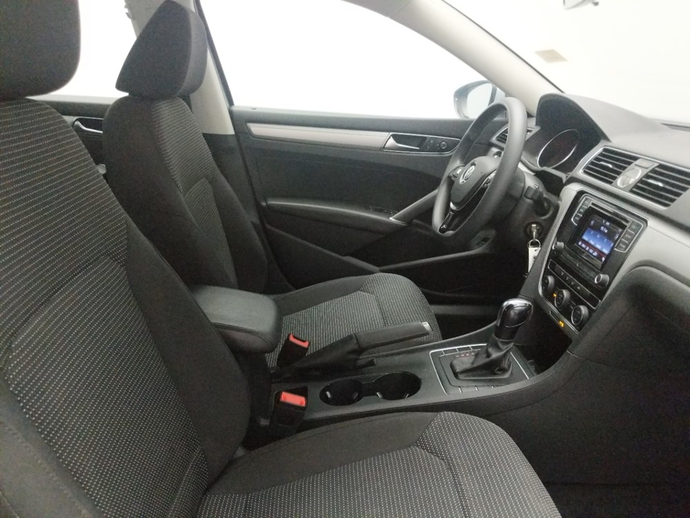 2017 Volkswagen Passat - Passenger Front Seat