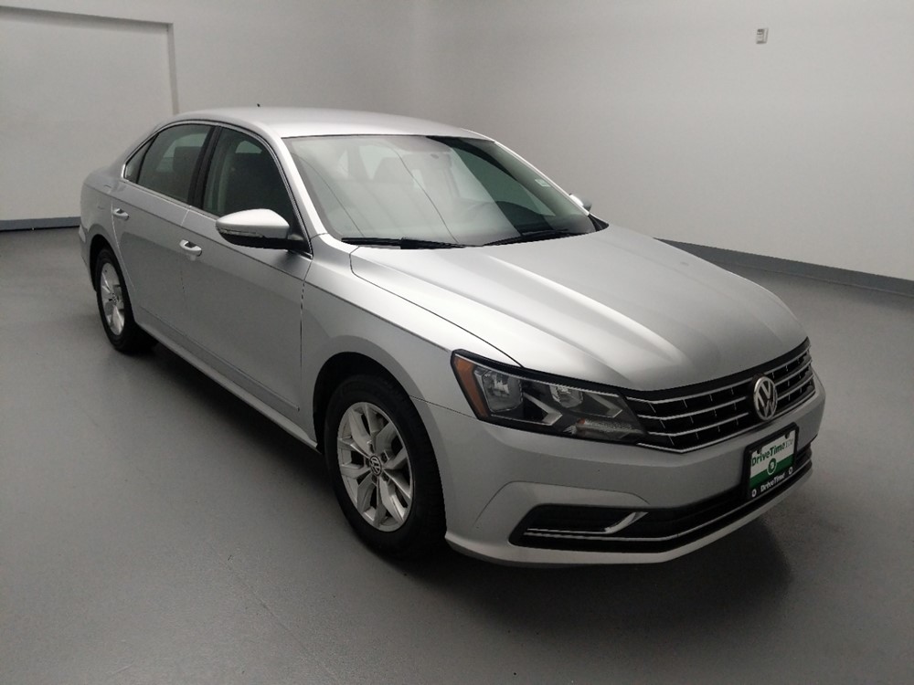 2017 Volkswagen Passat - Passenger Front Bumper