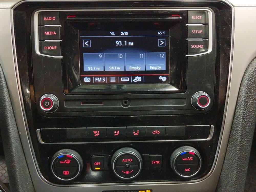 2017 Volkswagen Passat - Stereo Package