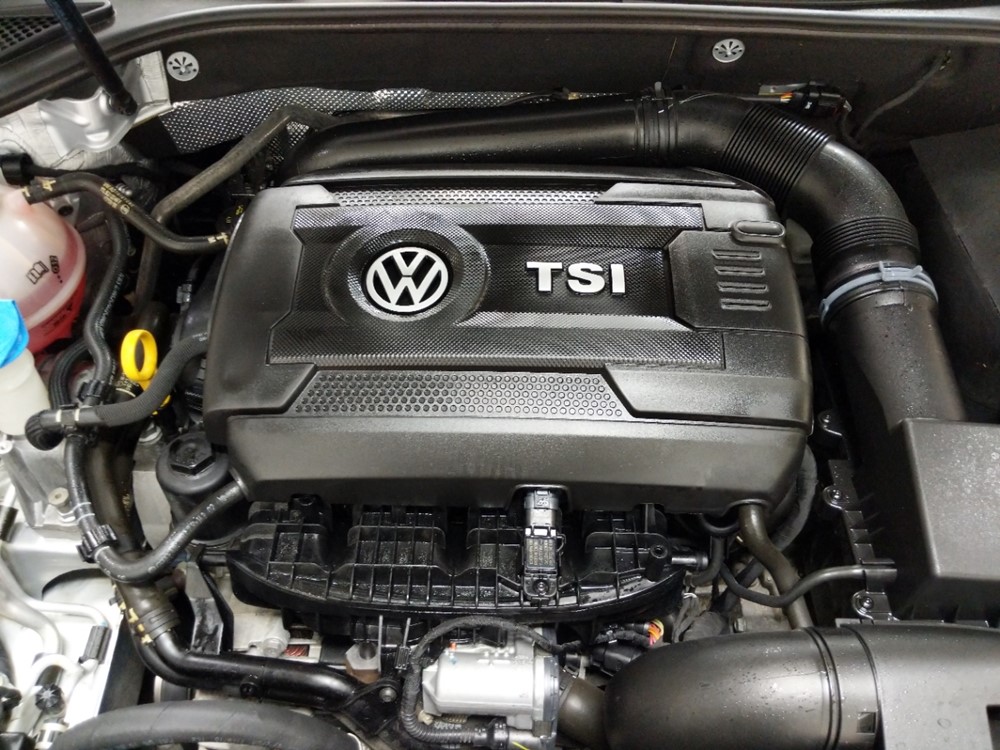 2017 Volkswagen Passat - Engine