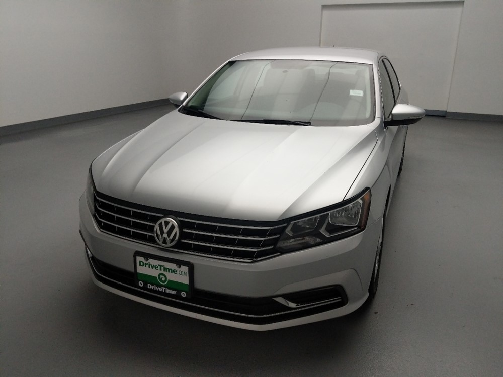 2017 Volkswagen Passat - Driver Front Hood