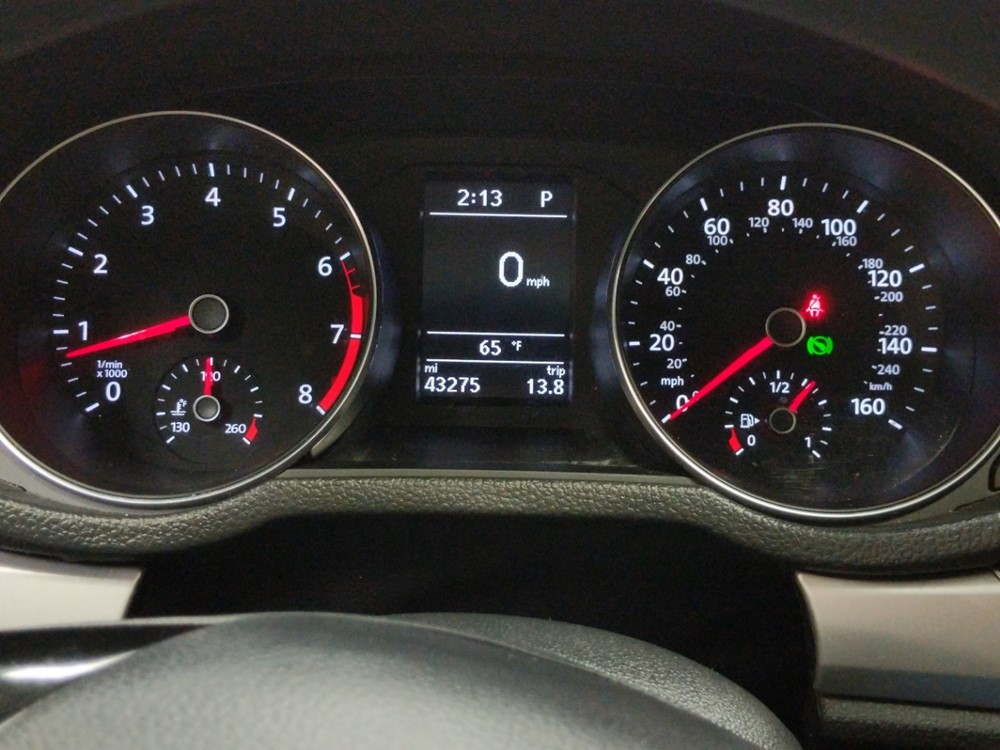 2017 Volkswagen Passat - Odometer Close Up