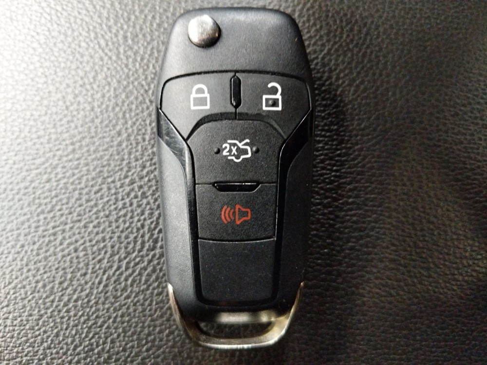 2016 Ford Fusion - VIN Plate