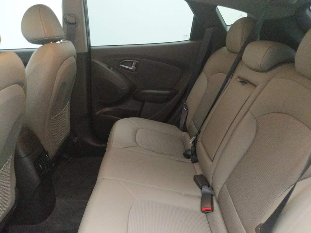 2015 Hyundai Tucson - Driver Rear Seat