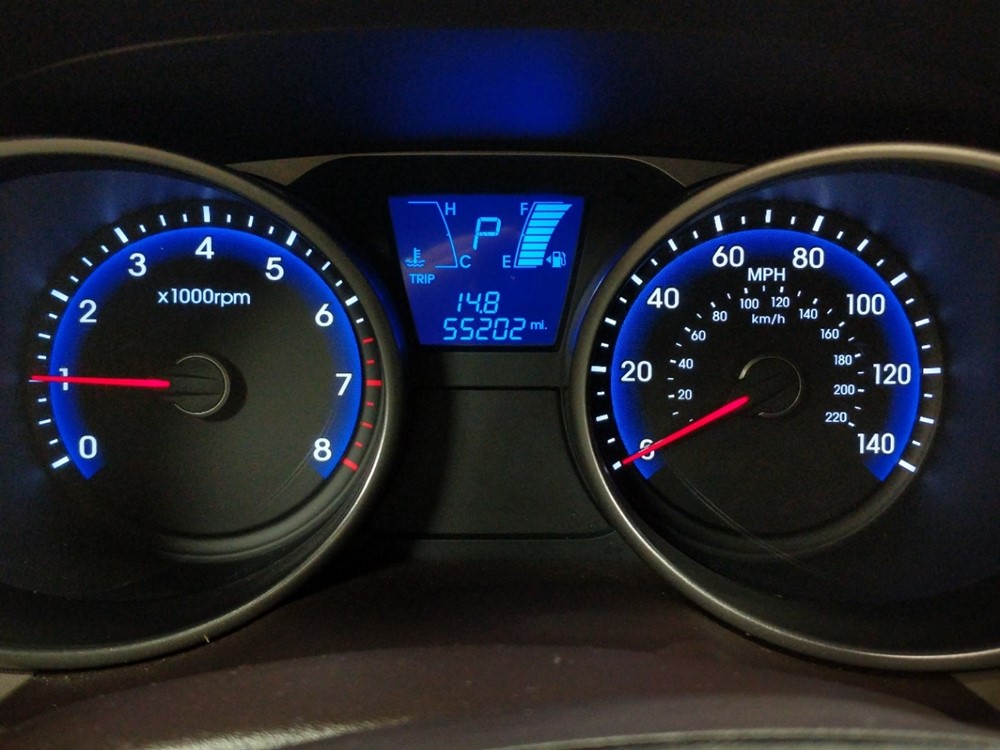 2015 Hyundai Tucson - Odometer Close Up