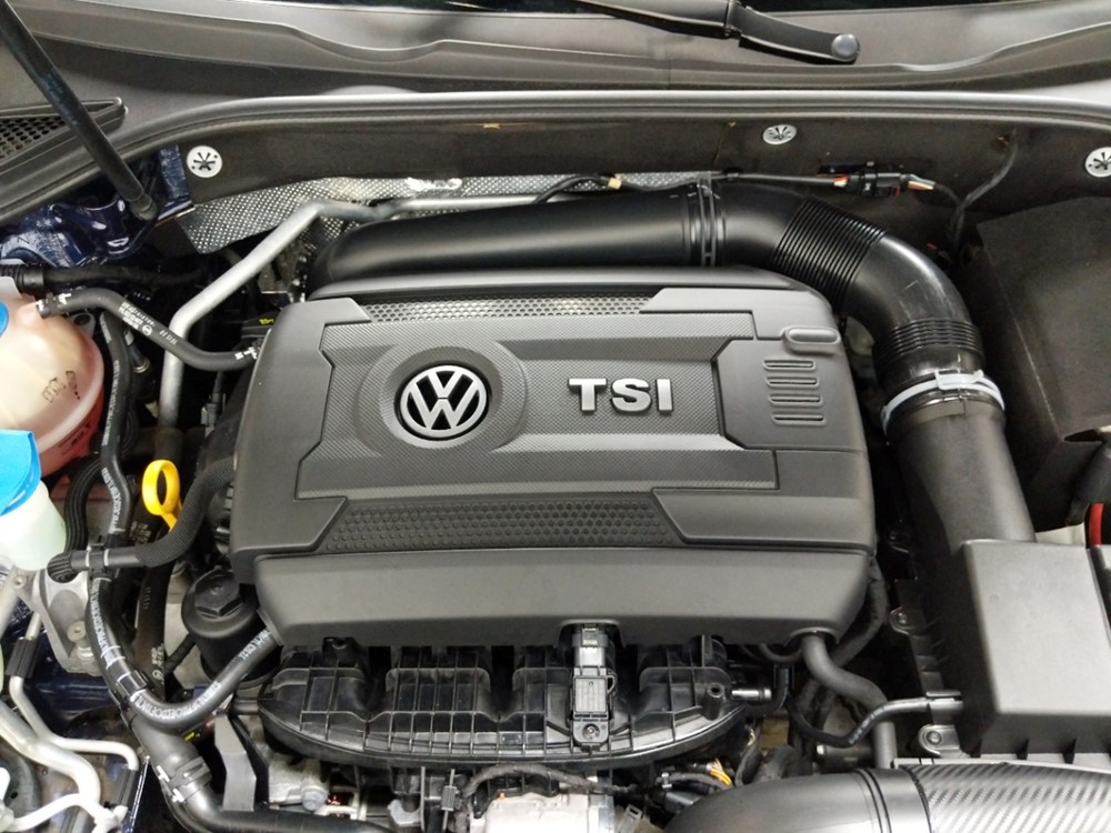 2015 Volkswagen Passat - Engine