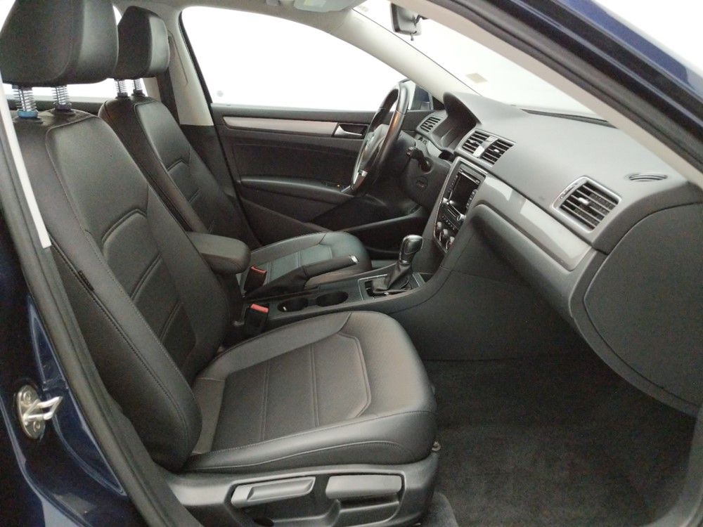 2015 Volkswagen Passat - Passenger Front Seat