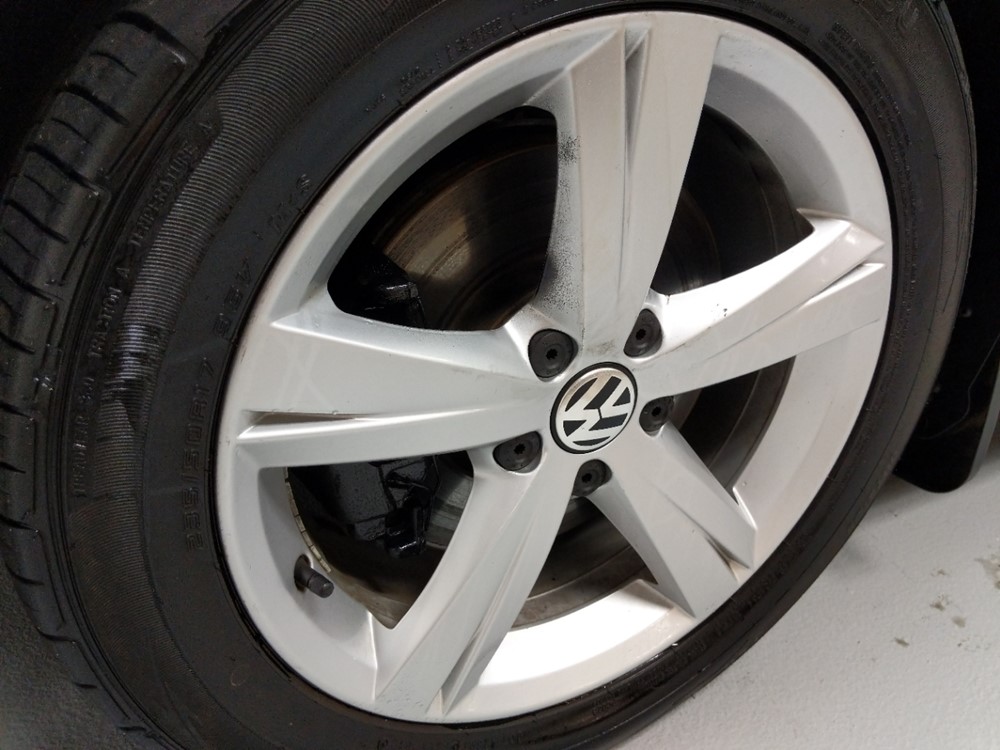 2015 Volkswagen Passat - Wheel