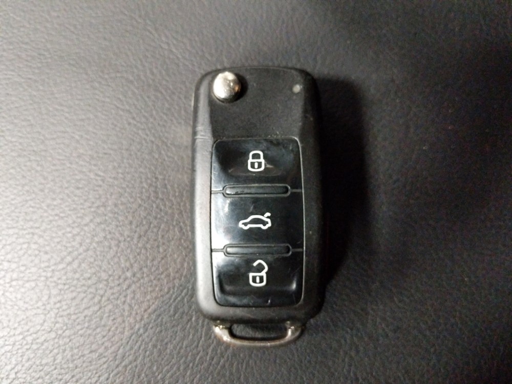 2015 Volkswagen Passat - Keys