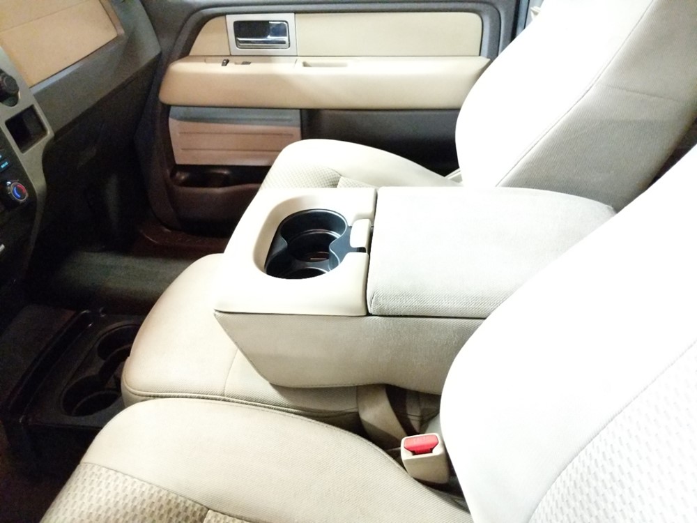 2010 Ford F-150 - Center Console/Cup Holders
