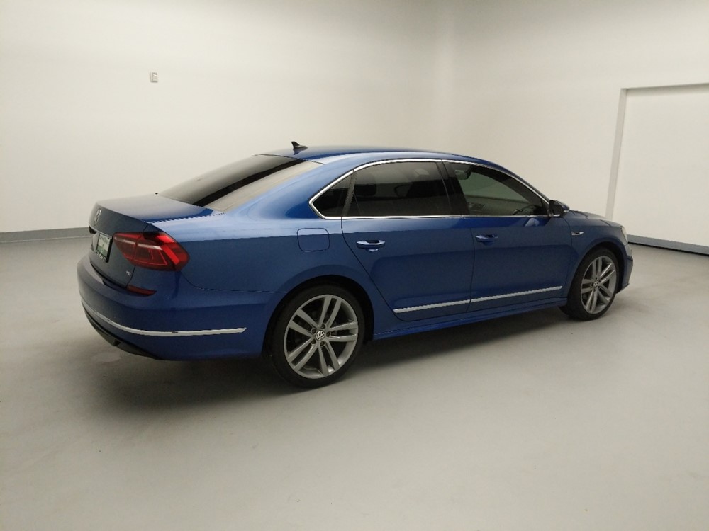 2017 Volkswagen Passat - Passenger Rear Side