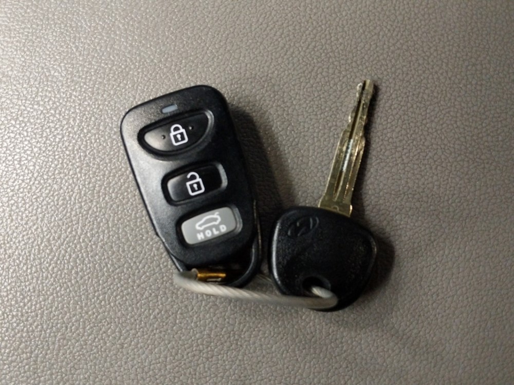 2017 Hyundai Elantra - Keys