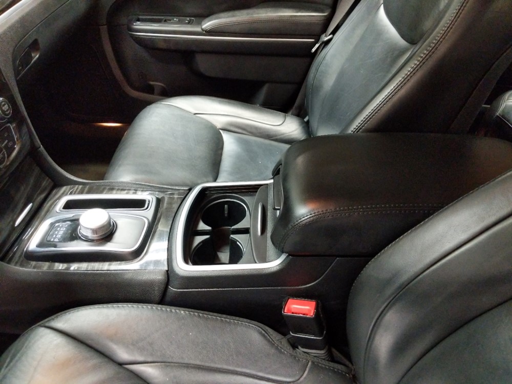 2015 Chrysler 300 - Center Console/Cup Holders