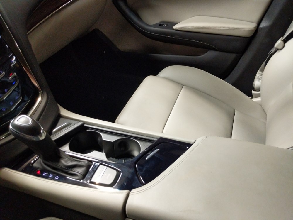2016 Cadillac CTS - Center Console/Cup Holders